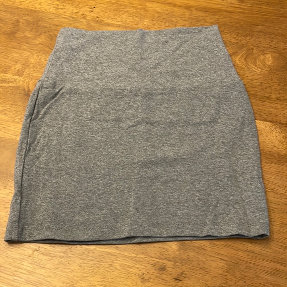 3/$10 Forever 21 gray skirt